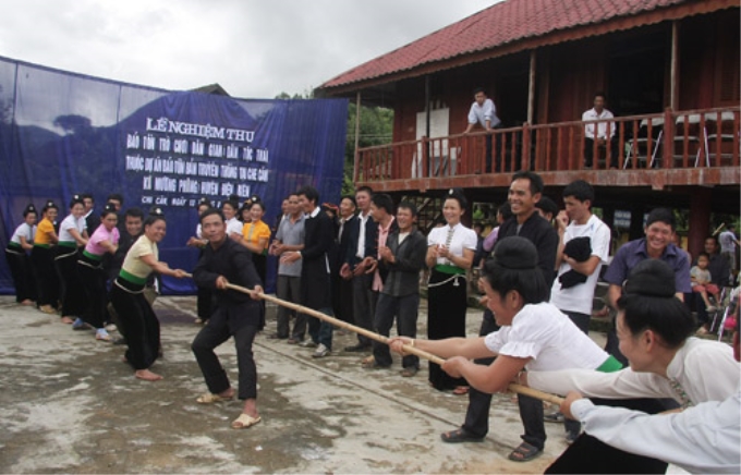 Các hoạt động VHVN, trò chơi dân gian truyền thống các dân tộc vào dịp lễ Tết (Ảnh: Khánh Toàn)